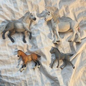 Schleich retired set of four